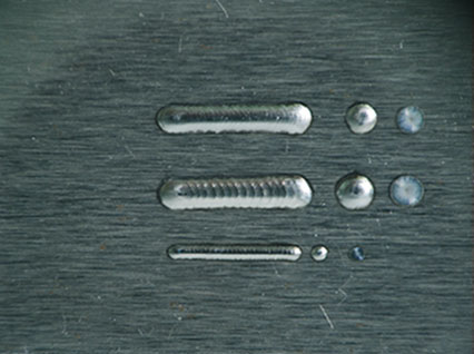 <a href='http://www.kmyxwy.com/product/3.htm' class='text_a'>模具激光焊機(jī)</a>修復(fù)鏡面模具效果